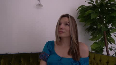 Snapshot of icedanielles chatting on January 2025 02:39:01 PM Danielle online show from January 2025 02:39:01 PM