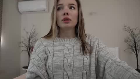 Snapshot of icedanielles chatting on February 2025 08:33:02 AM Danielle online show from February 2025 08:33:02 AM