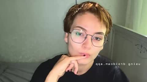 Ksenia online show from September 2025 09:19:02 AM