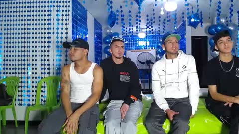 Snapshot of icevermilk chatting on January 2025 05:13:02 PM THOMAS AND DAMIAND online show from January 2025 05:13:02 PM