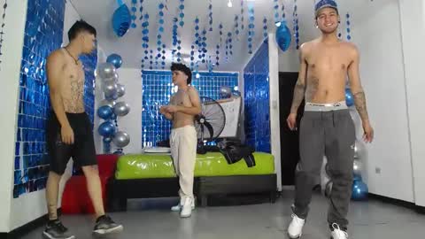 Snapshot of icevermilk chatting on February 2025 03:46:01 PM THOMAS AND DAMIAND online show from February 2025 03:46:01 PM
