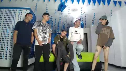 Snapshot of icevermilk chatting on March 2025 12:54:02 PM THOMAS AND DAMIAND online show from March 2025 12:54:02 PM