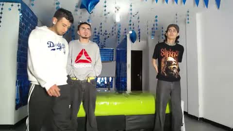 Snapshot of icevermilk chatting on March 2025 12:58:02 PM THOMAS AND DAMIAND online show from March 2025 12:58:02 PM