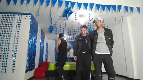 Snapshot of icevermilk chatting on March 2025 01:38:02 PM THOMAS AND DAMIAND online show from March 2025 01:38:02 PM