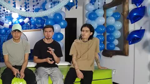 Snapshot of icevermilk chatting on March 2025 01:04:01 PM THOMAS AND DAMIAND online show from March 2025 01:04:01 PM