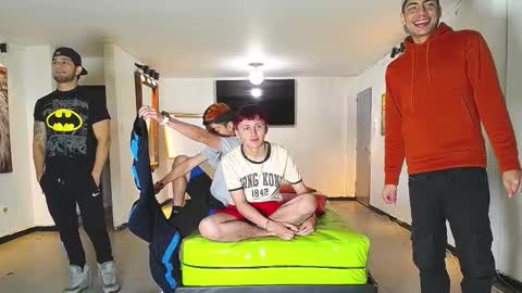 THOMAS AND DAMIAND online show from November 2025 12:22:01 PM