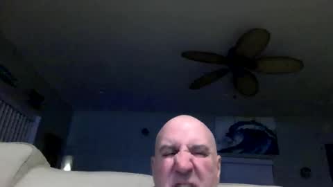 icumming online show from December 2025 02:06:02 AM