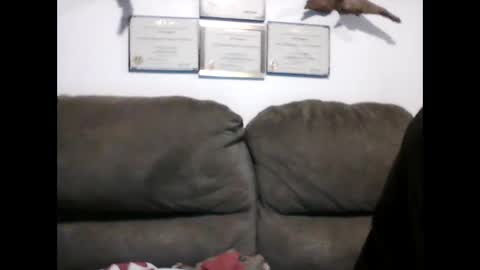 idkwhyidothis348732 online show from December 2024 12:01:02 PM