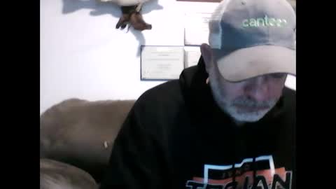 idkwhyidothis348732 online show from December 2024 12:16:01 PM