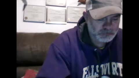 idkwhyidothis348732 online show from February 2025 12:48:02 AM