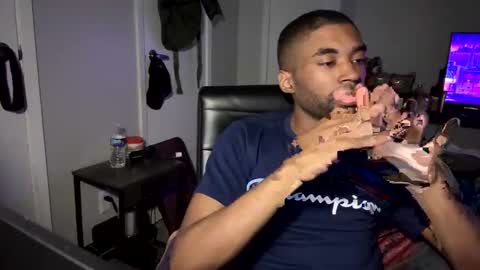 Snapshot of idropbabies chatting on December 2024 01:15:02 AM UNO online show from December 2024 01:15:02 AM