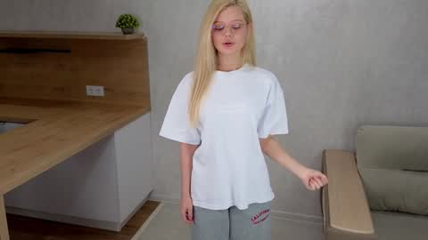 Snapshot of ifiwasyourgf chatting on January 2025 03:30:02 AM Lisa online show from January 2025 03:30:02 AM