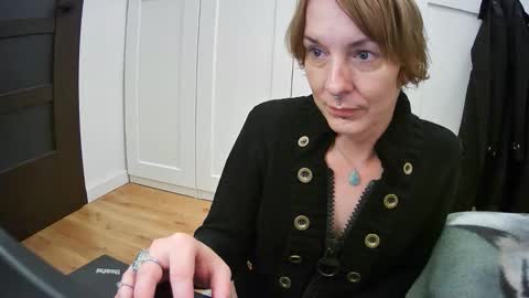 Snapshot of ifk_donkeysfr chatting on October 2025 06:04:01 PM Ifk Donkeys online show from October 2025 06:04:01 PM