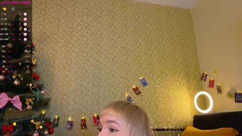 Emmy  help me reach 100 thumbs up online show from December 2024 08:15:01 PM