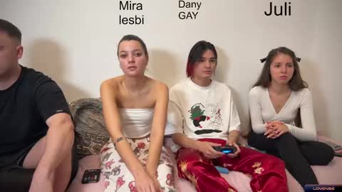 Julia and Mira online show from January 2025 01:35:01 PM