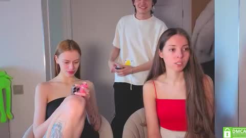 Julia and Mira online show from February 2026 10:47:02 AM