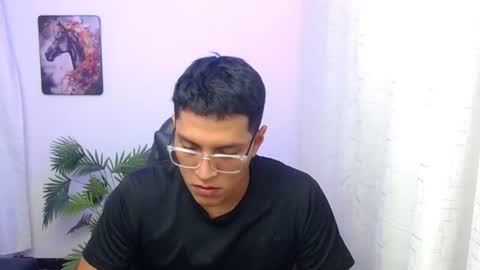 Snapshot of iiker_18 chatting on July 2026 01:27:01 PM Iker online show from July 2026 01:27:01 PM