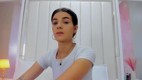 iisabella_hot02 online show from October 2025 12:33:01 PM