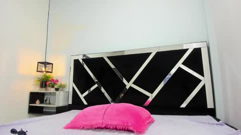 Isabella online show from January 2026 12:54:02 PM