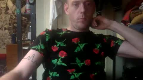 iitsniick online show from April 2026 10:33:01 PM