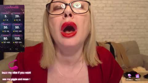 Snapshot of ilariacetoi chatting on February 2025 03:35:01 AM IlariaCetoi online show from February 2025 03:35:01 AM