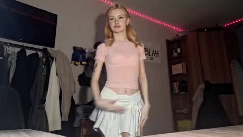 ShyLuna online show from February 2026 06:21:01 AM