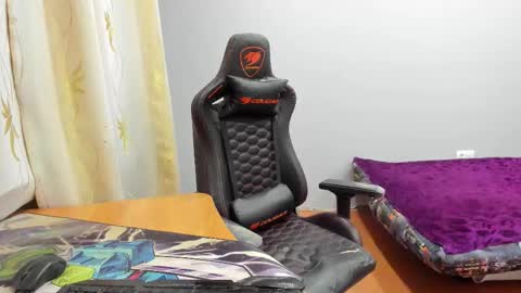 iliaskris online show from December 2025 07:42:01 PM