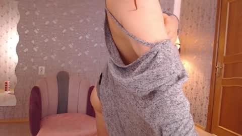 Adelia online show from February 2025 12:05:02 PM