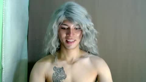 QUEEN KATH online show from December 2025 01:49:02 PM