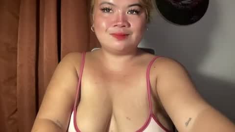 Snapshot of ill_moan_foryouxx chatting on May 2026 09:37:01 AM QUEEN KATH online show from May 2026 09:37:01 AM