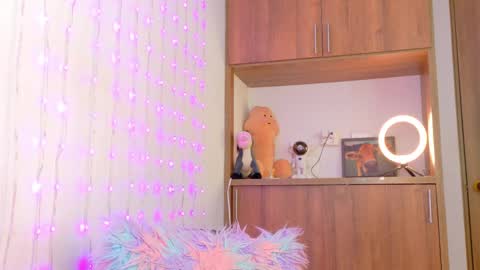 im_anna_ online show from April 2026 09:31:01 PM