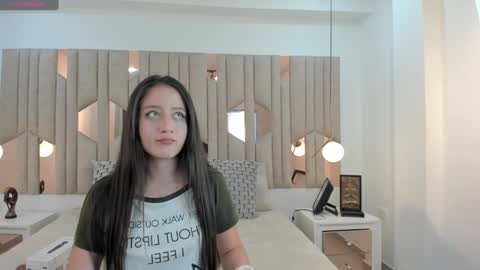 Caro   online show from December 2024 05:40:02 AM