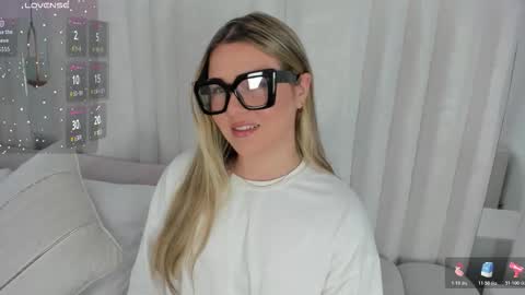 DAHLIA online show from December 2025 02:00:02 PM