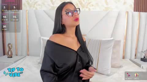 Snapshot of im_karla_ chatting on January 2025 06:02:02 AM Karla 3 online show from January 2025 06:02:02 AM