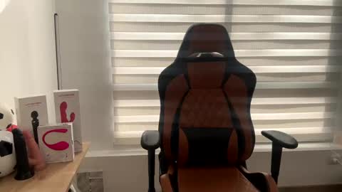 Laia online show from January 2025 08:15:02 PM