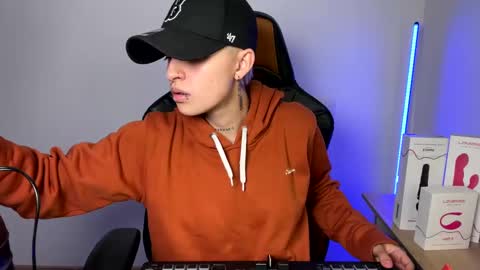 Laia online show from January 2025 12:57:02 AM