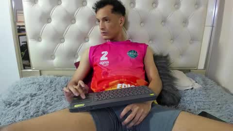 Snapshot of im_maxpassion chatting on October 2025 11:33:01 AM IM MAXPASSION online show from October 2025 11:33:01 AM