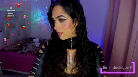 Snapshot of im_miabigass chatting on December 2024 06:00:02 AM Mishell Martinez    INSTAGRAM im mishellbigass online show from December 2024 06:00:02 AM