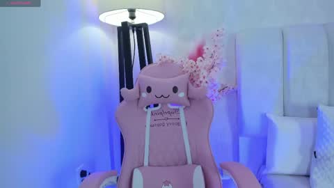 im_miadoll online show from April 2026 12:41:01 PM