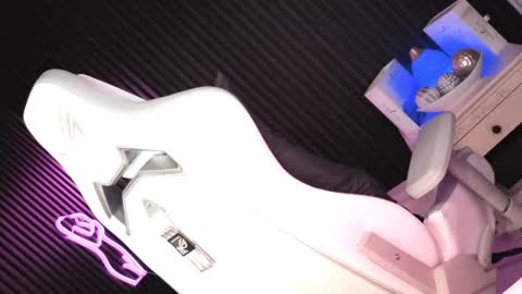 Candy Moore online show from February 2026 04:29:01 AM