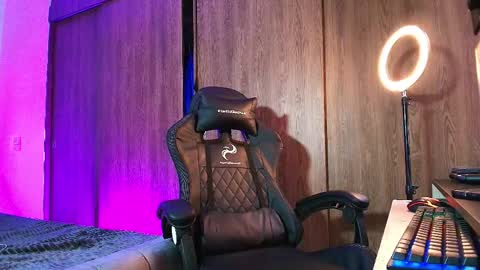 im_usuga online show from March 2026 12:05:03 PM