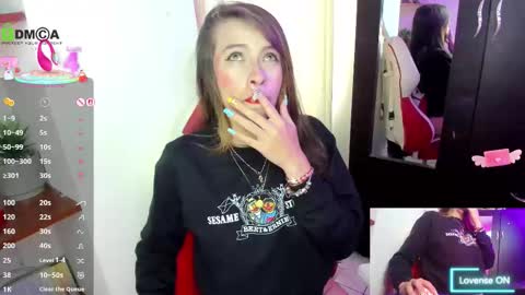 Lisa Hyga online show from November 2025 10:04:02 PM