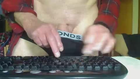 Aussie Guy online show from November 2025 12:33:01 AM