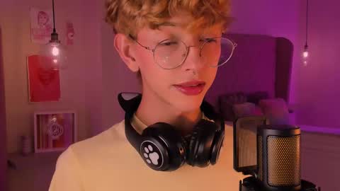 Damiano online show from October 2025 09:52:01 PM