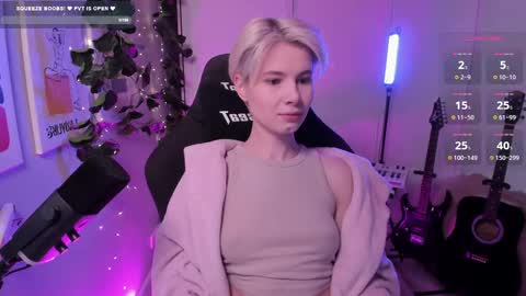 Snapshot of imnotmia chatting on February 2025 09:50:02 AM Mia online show from February 2025 09:50:02 AM