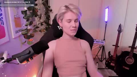 Snapshot of imnotmia chatting on February 2025 01:21:02 PM Mia online show from February 2025 01:21:02 PM