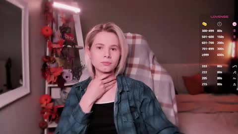 Mia online show from November 2025 10:13:02 AM