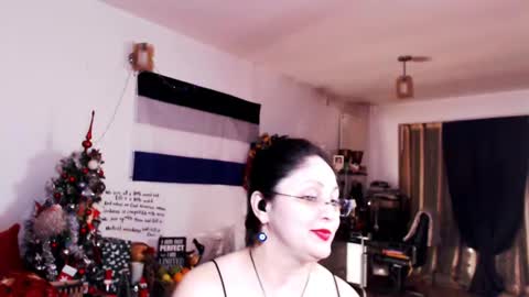 Empress online show from January 2025 10:07:02 PM