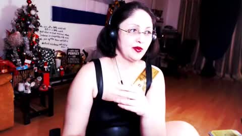 Empress online show from February 2025 04:31:02 AM