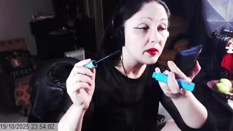 Empress online show from October 2025 08:53:02 PM